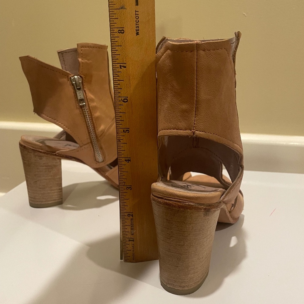 Free People Effie Stacked Block Heel Cut out Bootie Sz 38 (US 7.5/8) - Picture 11 of 16